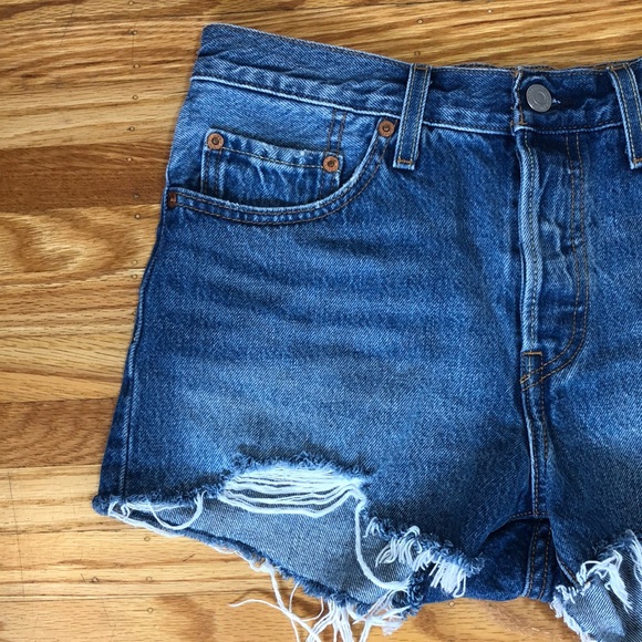 Levi’s 501 High Rise Cut-Off Denim Shorts Size 27 - Picture 6 of 14